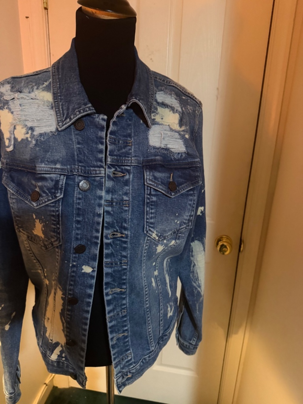 Distressed denim jacket - Picture 3 of 5